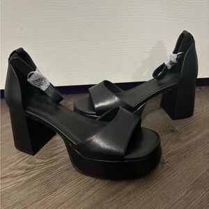 NWOB Dolls Kill / Sugar Thrillz Black Soft Waltz Platform Sandals